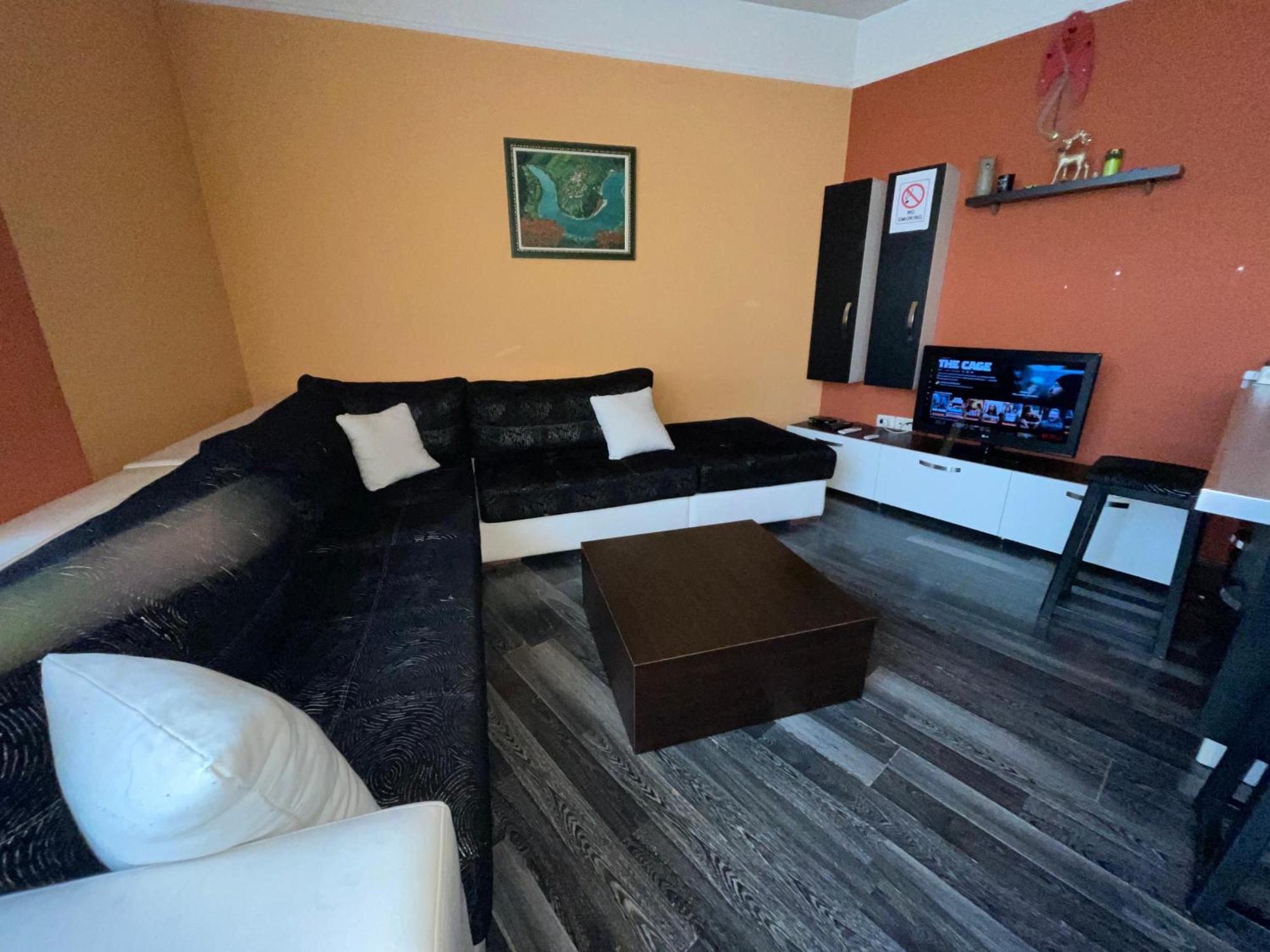 Moonshine Apartament تيرانا المظهر الخارجي الصورة